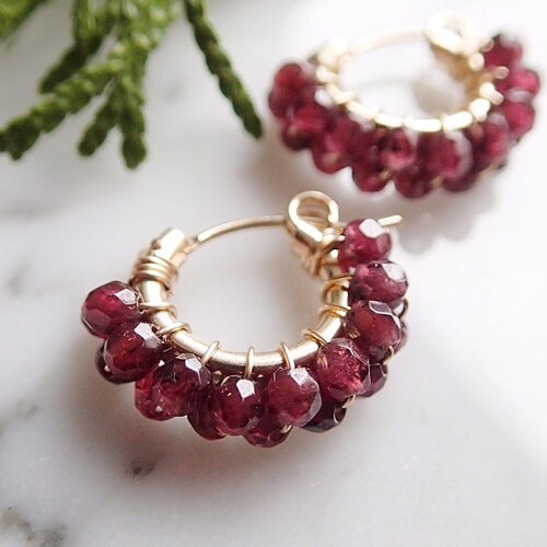 高品質アンデシンラブラドライトとプレシャスオパールの光の女神ピアス