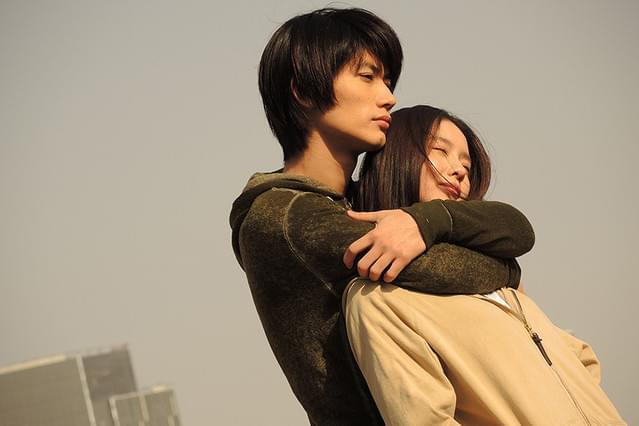 三浦春馬＆行定勲監督がオール上海ロケで挑んだ「真夜中の五分前」特報