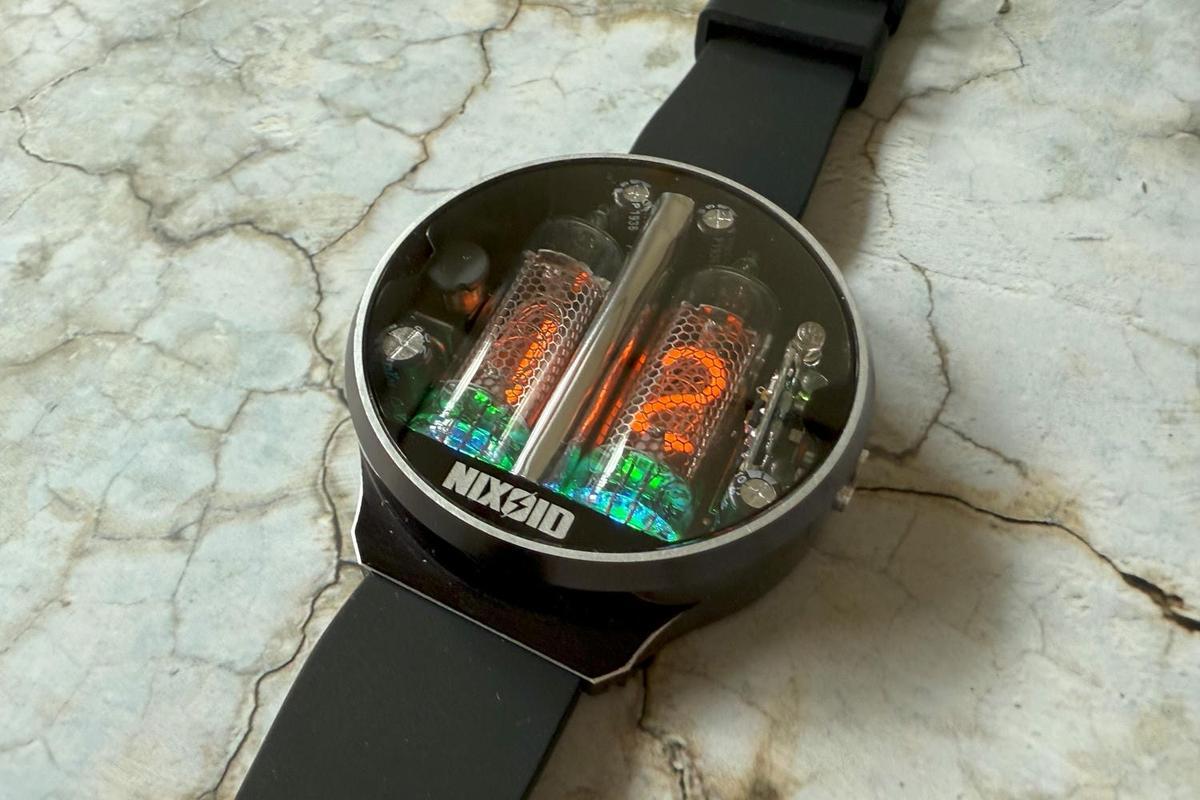 時間を見る”が、“時間を味わう”に変わった。古くて新しいニキシー管の