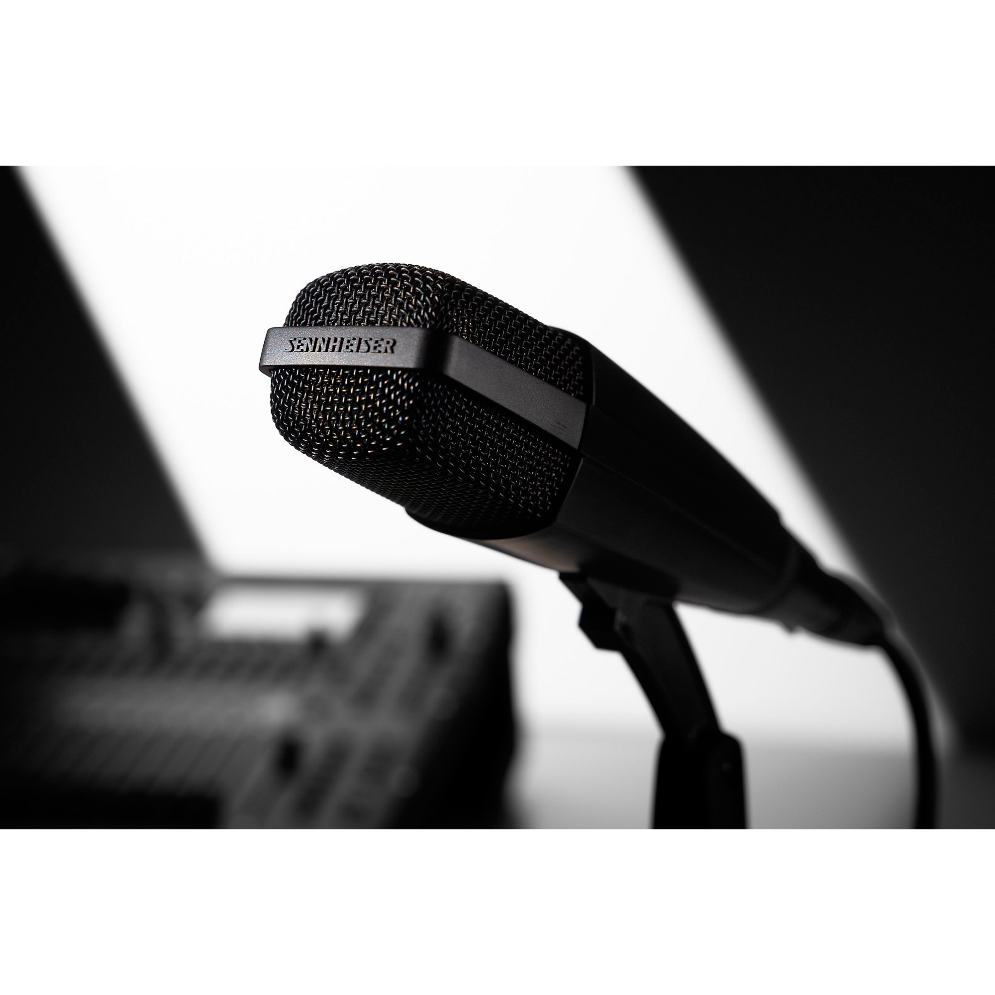 Sennheiser MD 421-II Large-Diaphragm Dynamic Microphone | Music & Arts