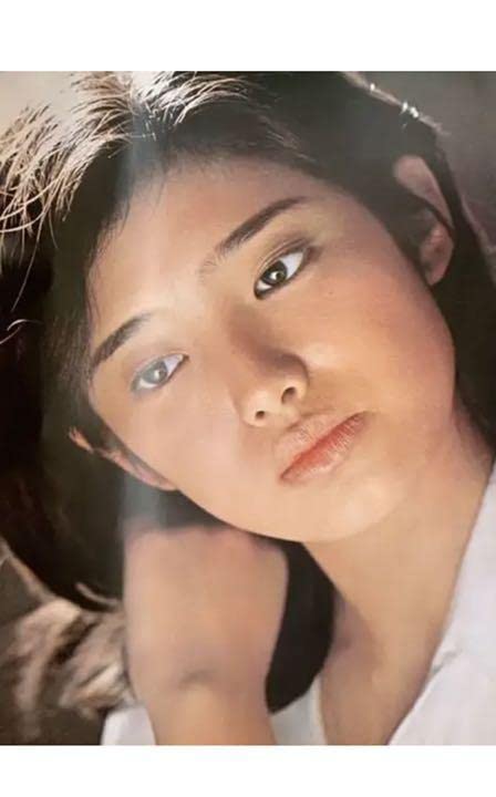 Amazon.co.jp: レア当時物 山口百恵 ポスター : おもちゃ