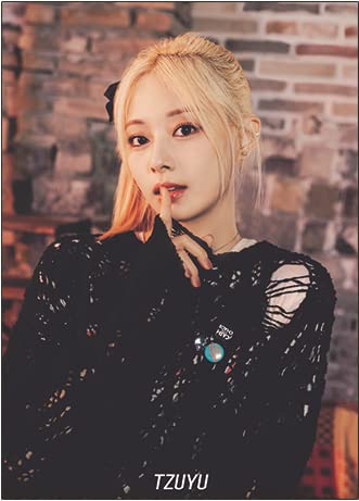 Amazon.co.jp: ツウィ グッズ ポスター 12枚 + シールセット 1枚 12