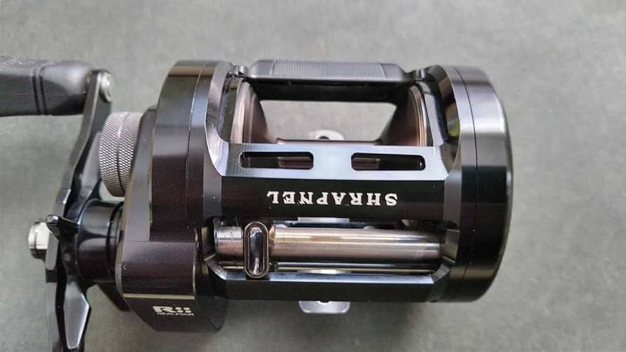 雷魚 リョウガ シュラプネル C3000H 右巻き ライギョ ダイワ リール