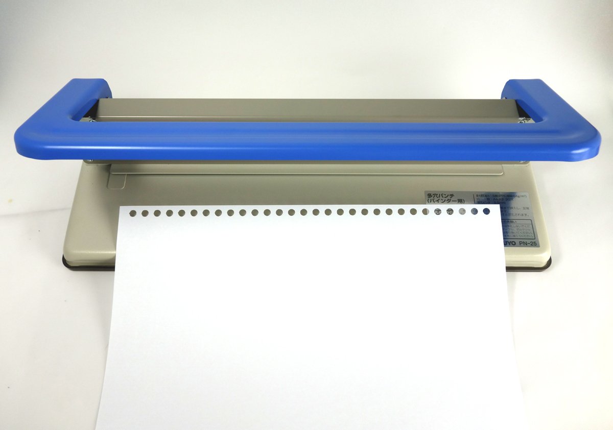 Amazon | コクヨ 多穴パンチ バインダー用 30穴 5枚 PN-25 | 穴あけ