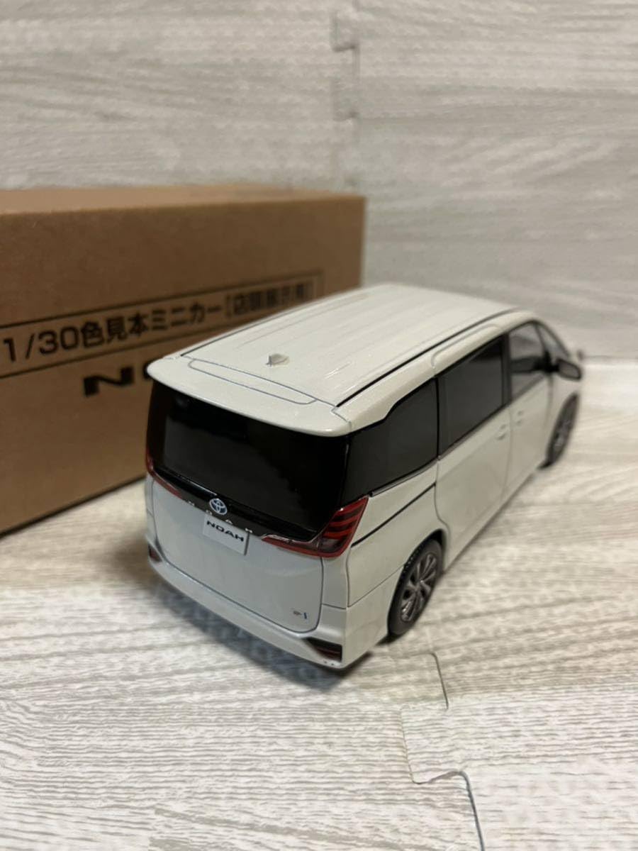 Amazon | ミニカー 新型ノア NOAH 1/30 カラーサンプルミニカー