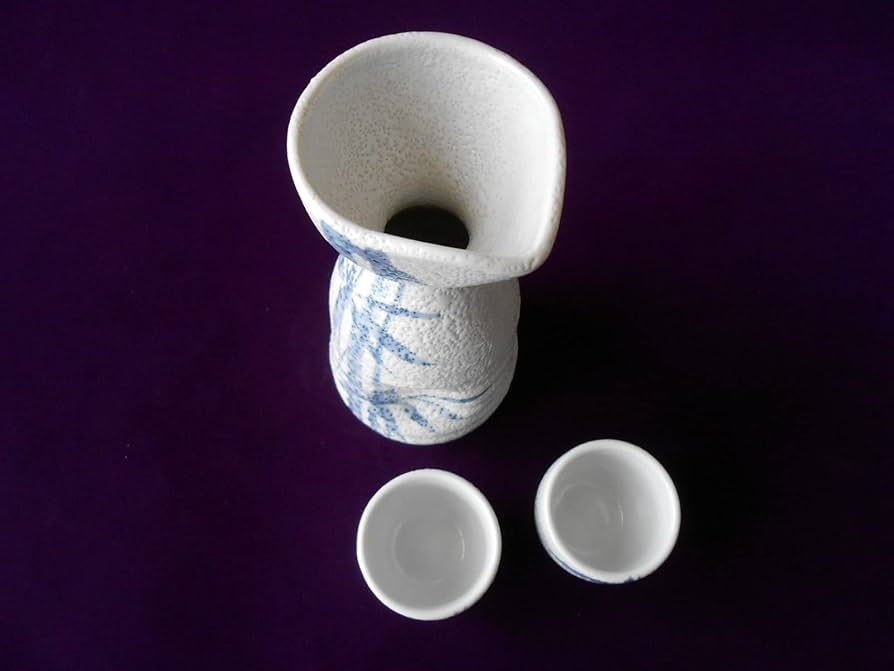 Amazon.co.jp: 酒器！ ☆白志野竹2合酒器セット☆ 新品 お猪口 徳利