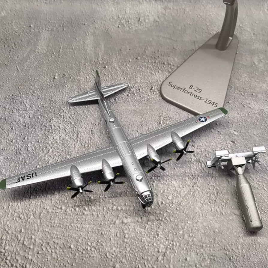 Amazon | 1/300スケール US B29 B-29 スーパーフォートレス 航空要塞