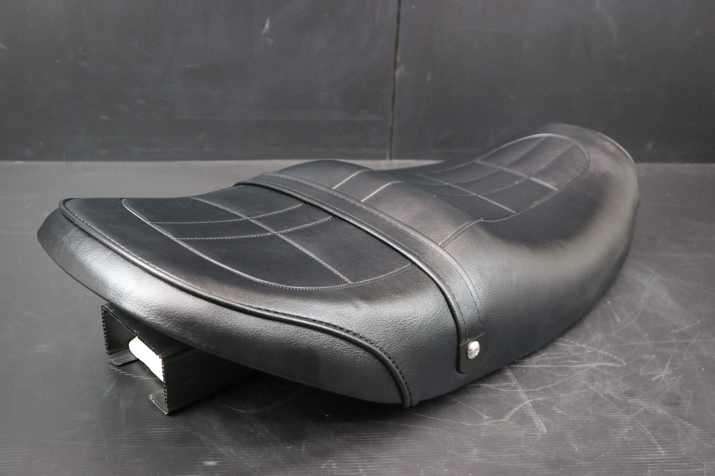 Amazon | ゼファー1100 シート 黒皮 Z仕様 /【在庫処分】ゼファー