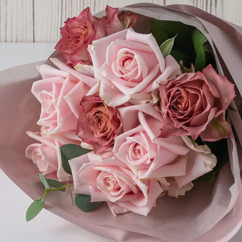 摘みたてバラのフリルブーケ（ニュアンスピンク8本） – ミツウロコ
