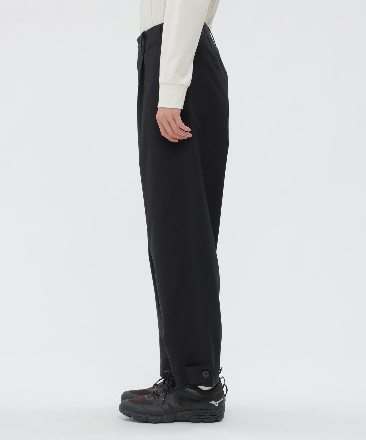 DRY WOOL PLAINWEAVE TROUSERS | MARGARET HOWELL（マーガレット
