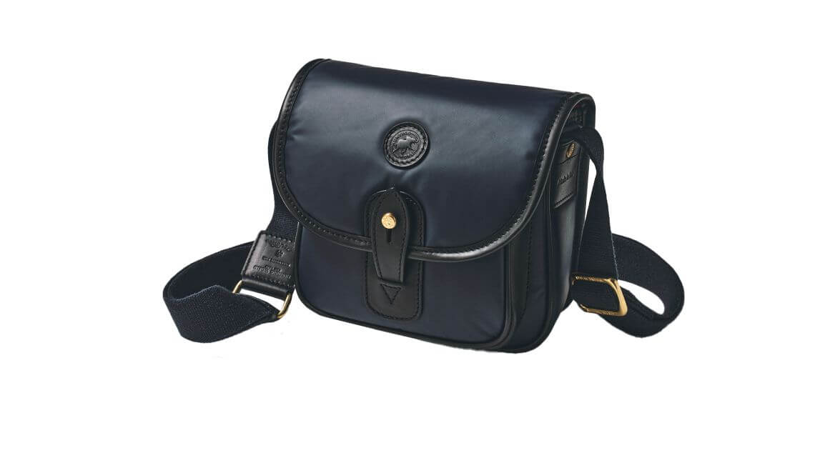 米国2大巨頭が共演】留め具は「ゴールデンフリース」。ハンティング