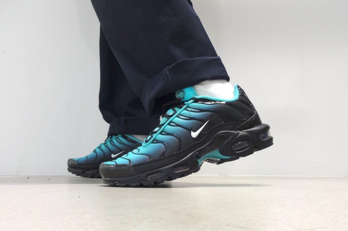 ナイキ「エア マックス プラス」の秀逸デザインに改めて驚くatmosとの