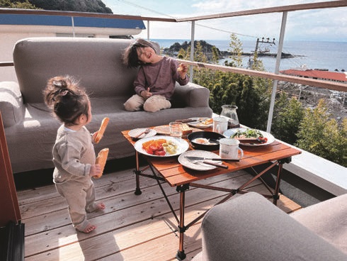 コールマンのマストバイ】キャンプサイトが“家族で過ごす極楽リビング