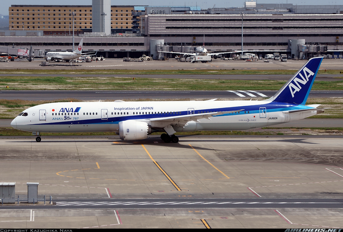 50 Up: All Nippon Boeing 787-9 JA882A by Phoenix – Model Airliner