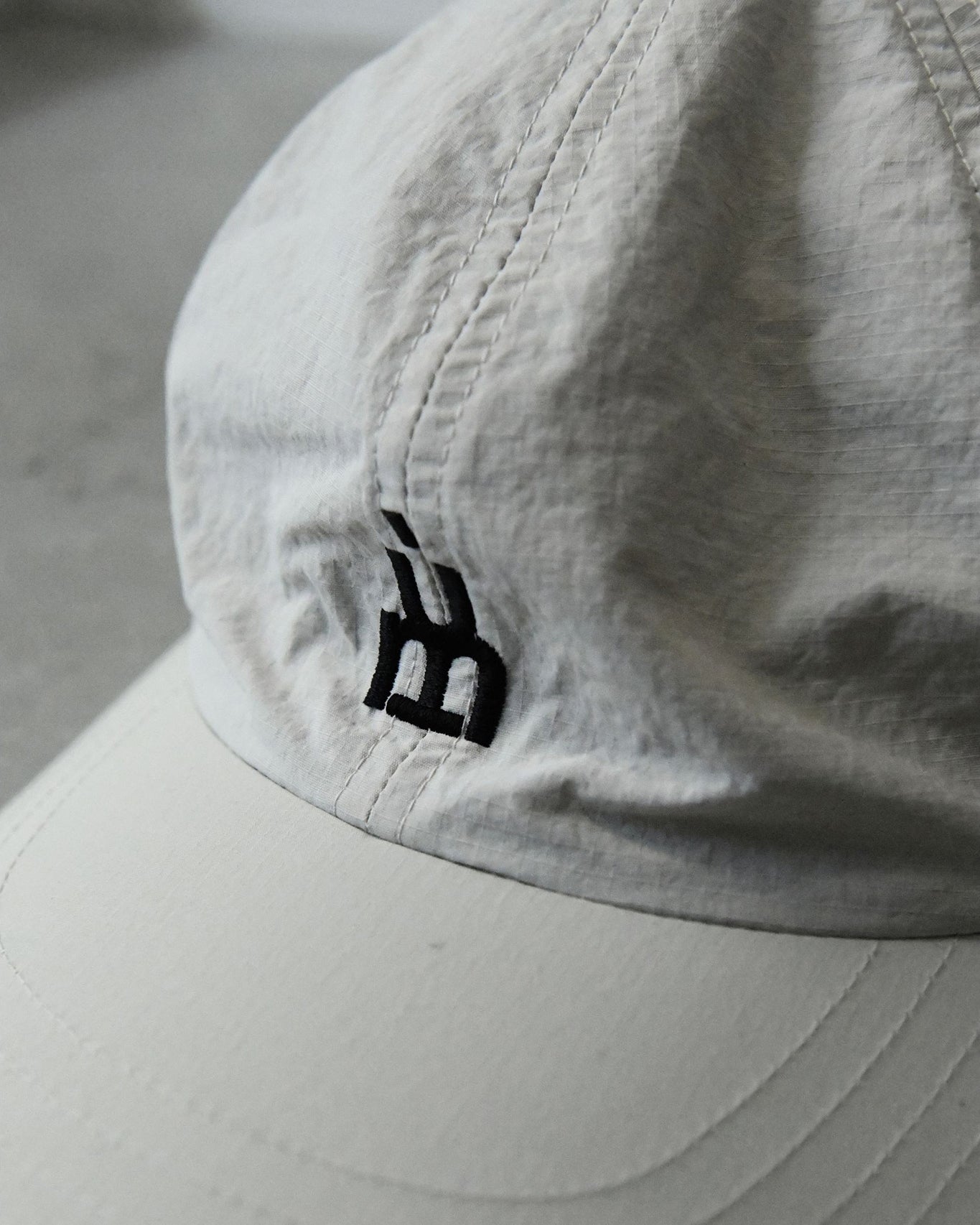 LOGO CAP / OFF WHITE（ロゴキャップ） – mù_