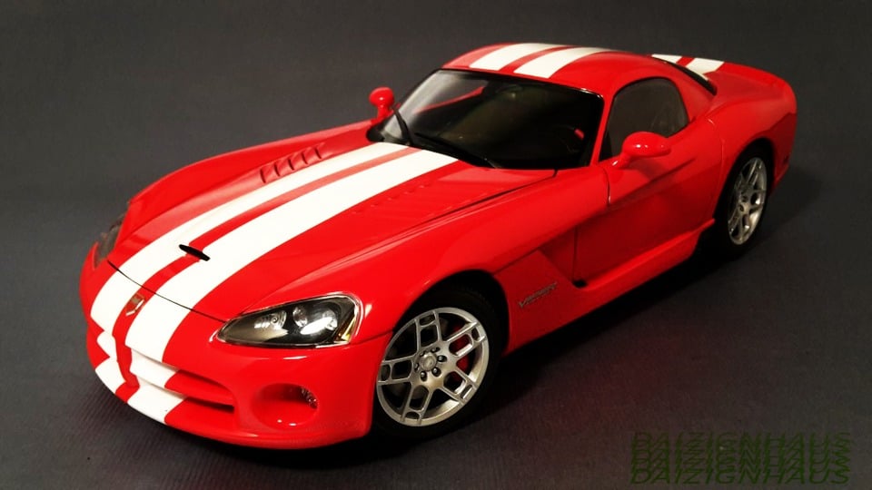 1/18 2006 Dodge SRT-10 Viper Coupe.by AUTOart | DiecastXchange