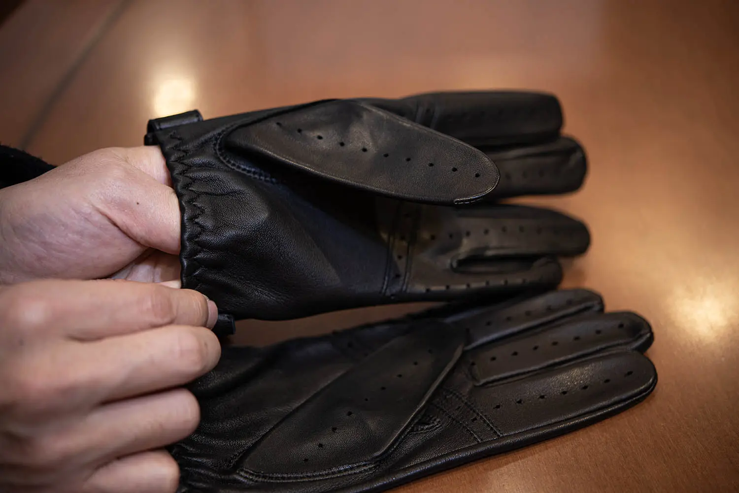 映画007劇中登場グローブ】デンツ 15-1007 ヘアシープ ブラック