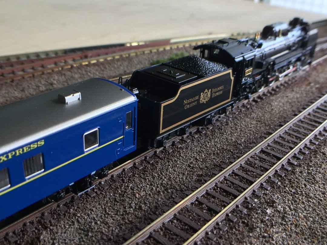 オリエントエクスプレス'88が入線。 KATO 10-516,10-562,10-1230,10
