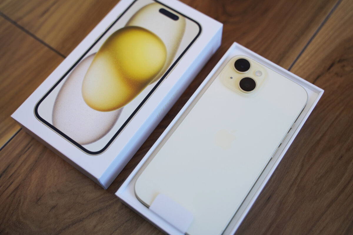 iPhone 15無印のレビュー。iPhone 14 Proと同等の性能？徹底比較