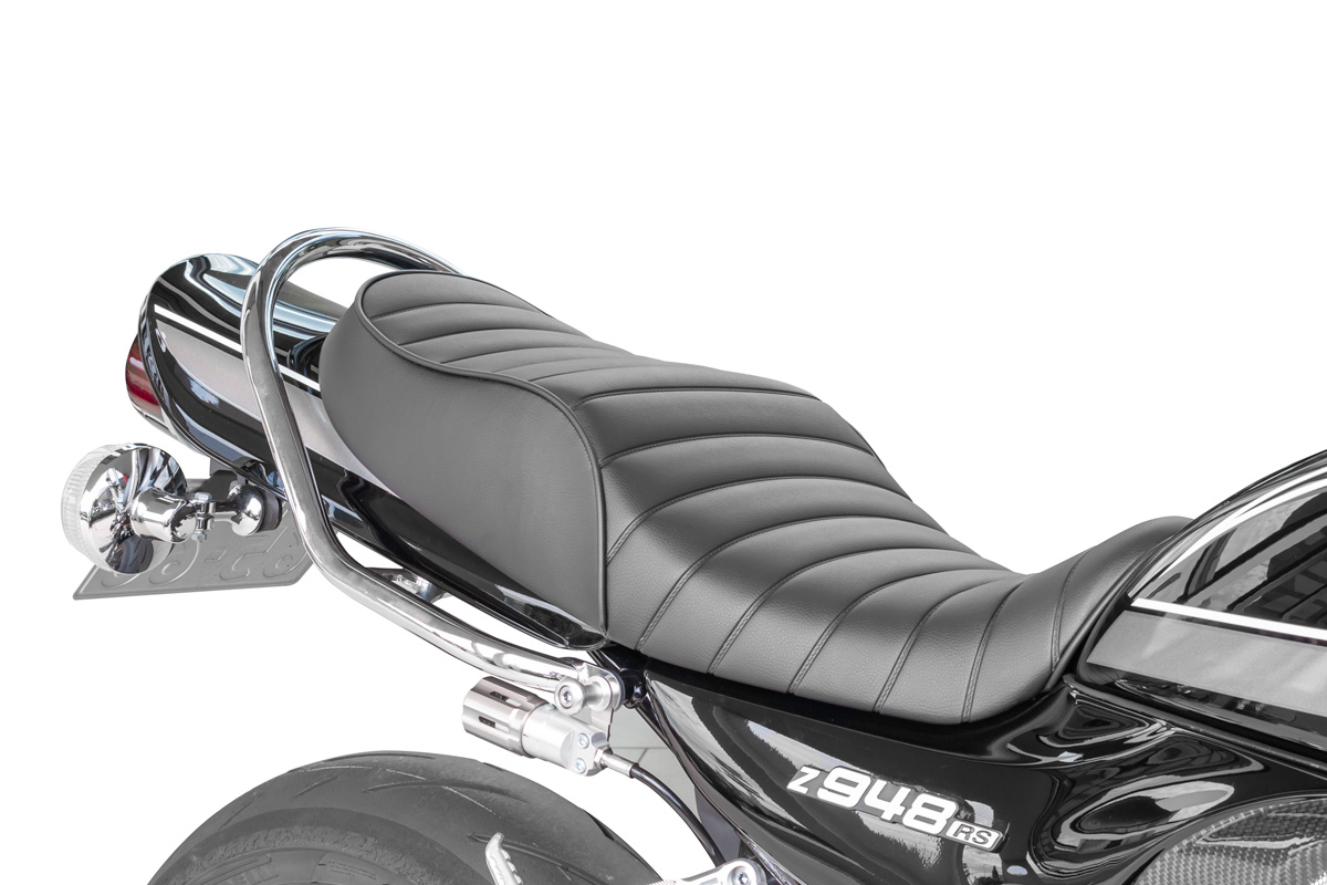 ≪Z900RS専用 ARCHIシート ”グロスブラック”＆”ダイヤモンドステッチ