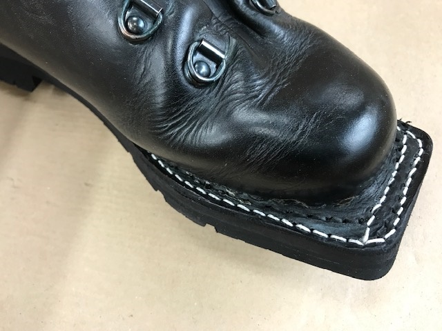 革テレマークブーツのソール＆アイガメ修理 | テレマークスキー