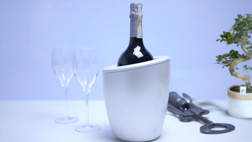 ワインクーラー「WEGG」がついに日本上陸！7月14日にクラファンサイト