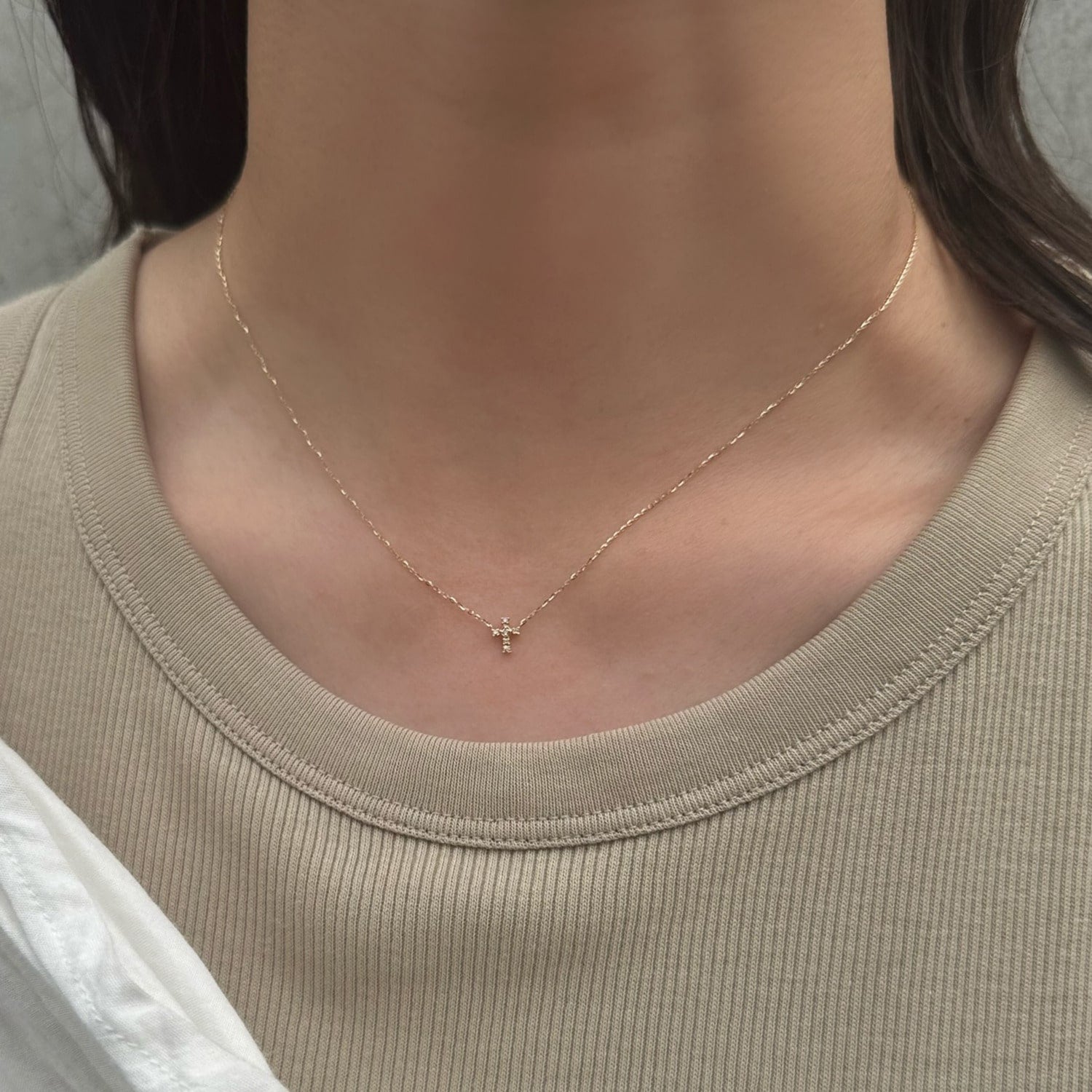 Tiny Motif】K10ダイヤモンドクロスネックレス（0.02ct）｜ネックレス
