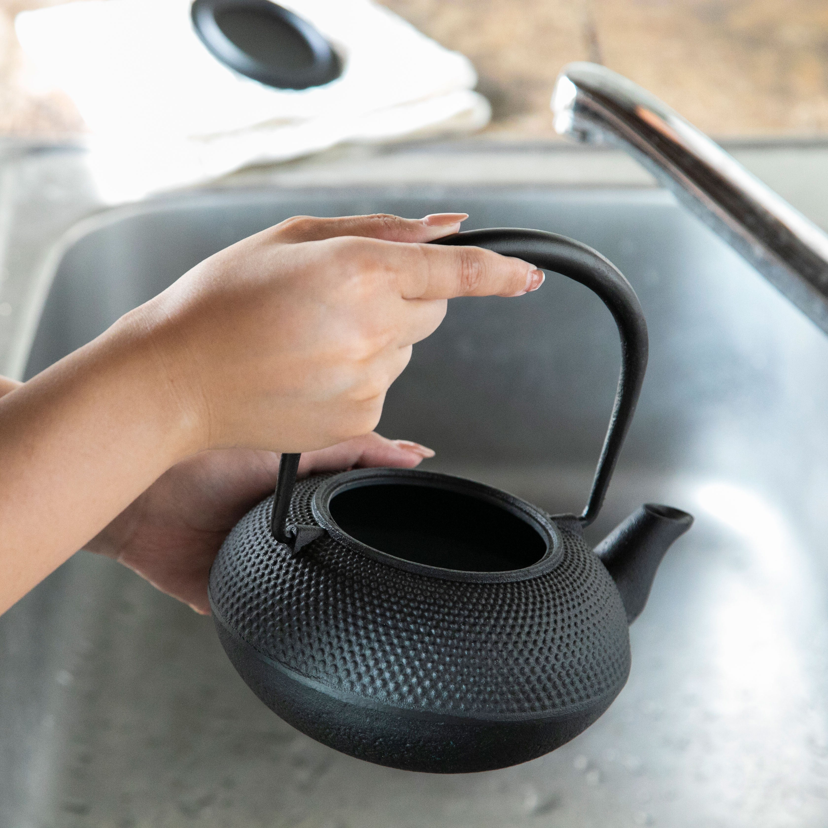 南部鉄器 鉄瓶 アラレ 0.6L/1.0L/1.8L 黒 ｜のレン神楽坂【公式通販