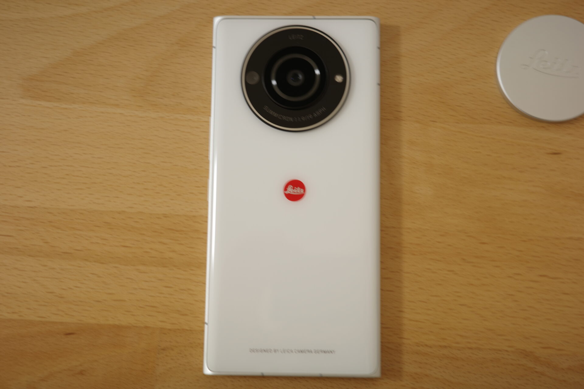 Leitz Phone2を導入。カメラ機能はライカ感ありで大満足。スマホとして