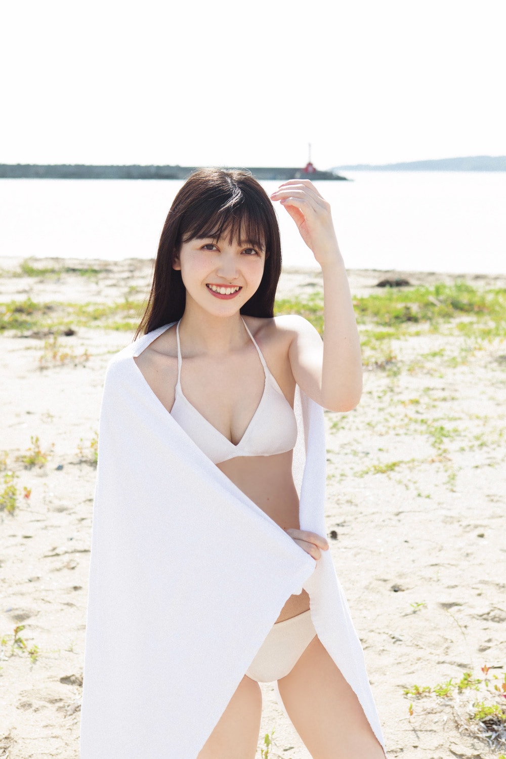 重版御礼！乃木坂46久保史緒里の白水着アザーカットを公開（コメント