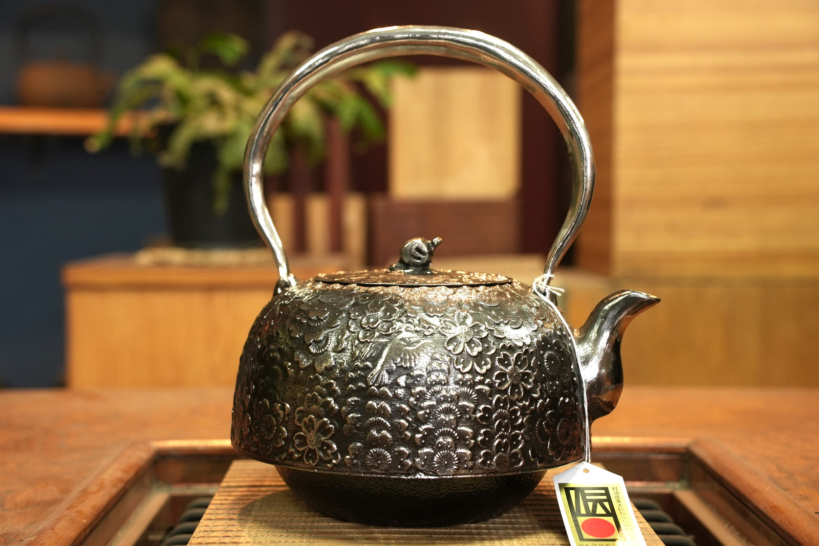 日本南部铁器铁瓶平南部樱1.4L 成龙堂传统工艺士及川光正制作– OITOMI