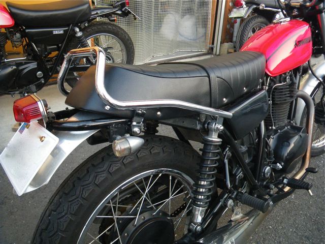 ☆カワサキ 250TR OSCAR スクランブルシート Low スクランブラー仕様に