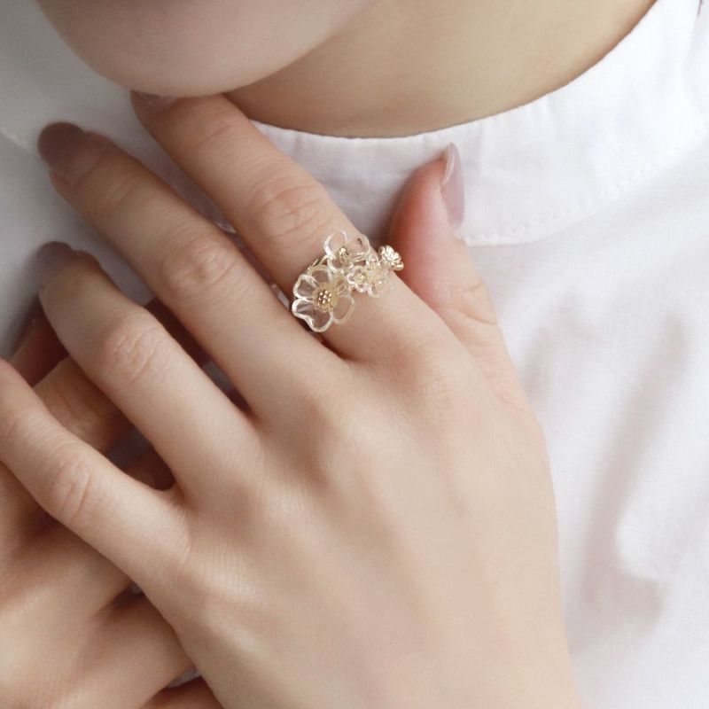 Ayatorie/アヤトリエ】花飾りのリング – OSEWAYAオンラインストア