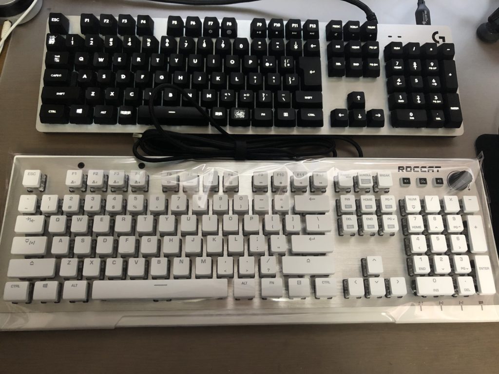 レビュー】ROCCAT Vulcan 122 AIMO 独特なデザインと機能性を兼ね備え