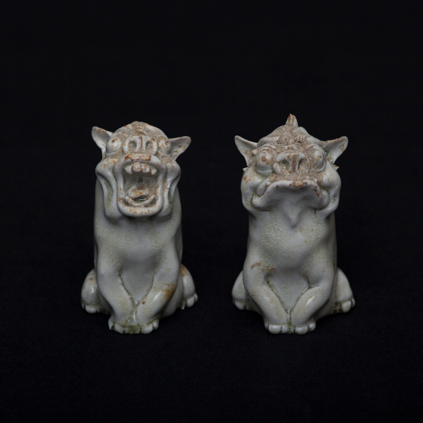 白磁 獅子狛犬 | Works | 光藤 佐 | panorama