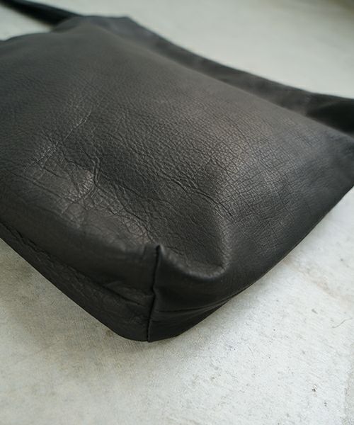 VU PRODUCT ヴウプロダクト 鹿革ショルダートート BLACK｜軽量ディア