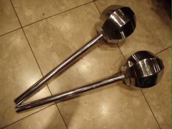 錘(すい/チョイ)：中国。柄の先に球形や多面体の錘(おもり)を付けた