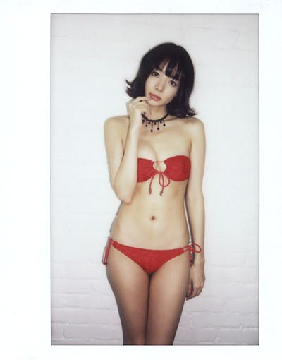 岡田紗佳ファースト・トレカ！撮影時の水着チェキ付き通販を開始致し