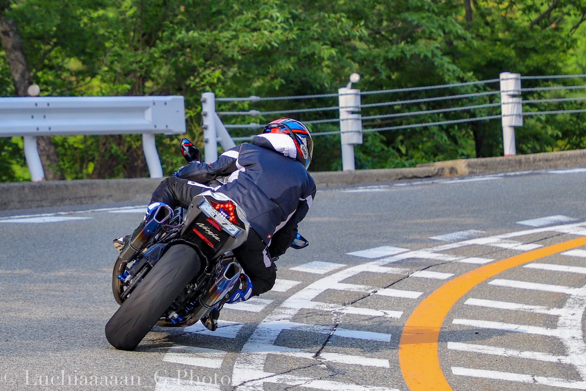 Q.もしもZX-10Rが二本出しだったら…？ A.かっこいい😁😁😁