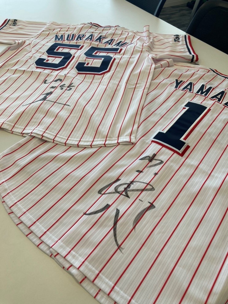 2026年最新村上宗隆 村上宗隆 BBM 最年少三冠王記念 直筆サイン