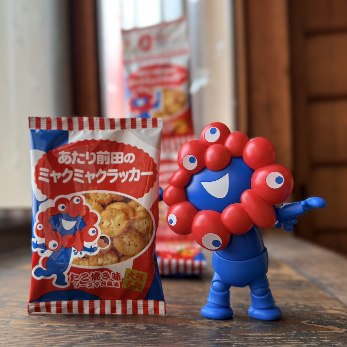 この度、一創堂の「あたり前田のクラッカーたこ焼き味」がミャクミャク