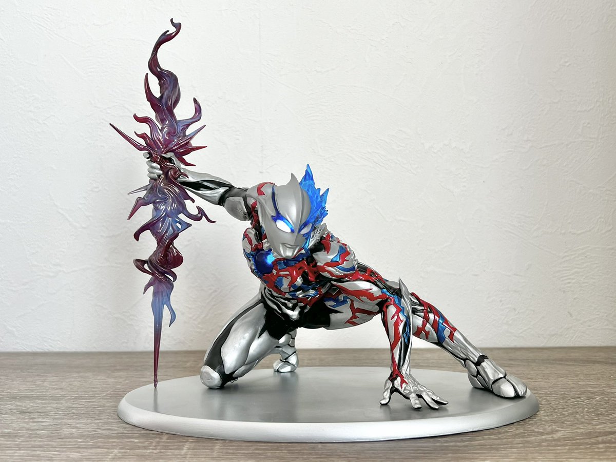 Wrong Floor製 「ウルトラマンブレーザー（スパイラルバレード）」 四