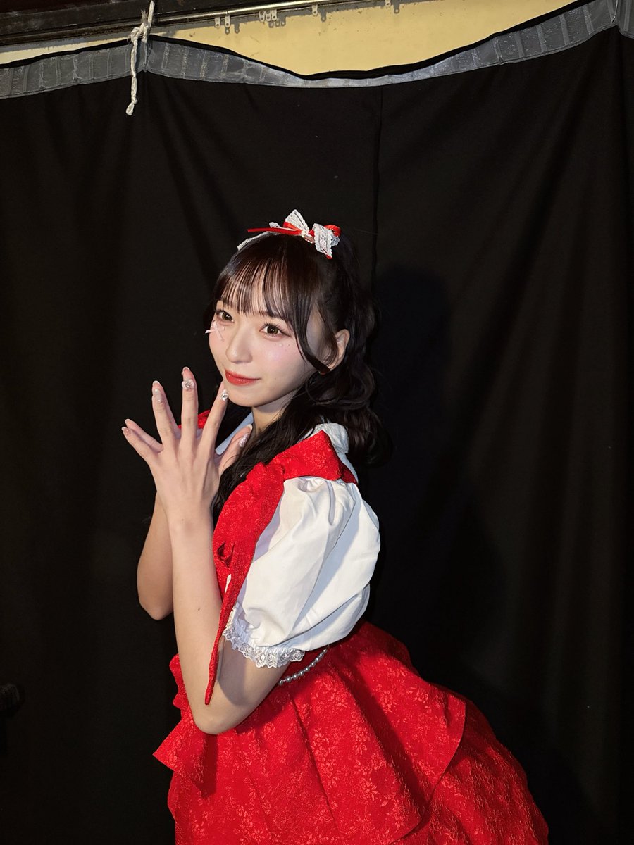 🍓(˶ᵔᵕᵔ˶)🍓