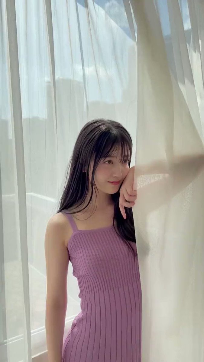 WHITEgraph 発売中です🌟 表紙＆巻頭56Pを飾るのは #乃木坂 の #久保