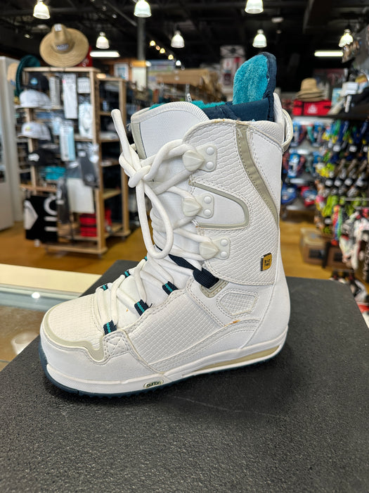 Burton Women's Sapphire Boot 6 - White — Performance Ski & Surf