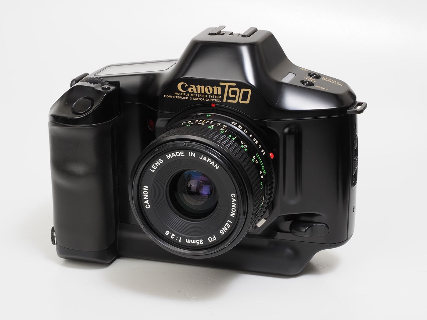 赤城耕一：第49回 デザインはルイジ・コラーニ。多機能、高性能な一眼