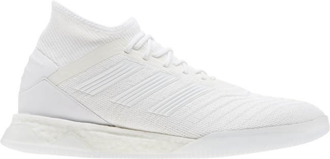 フットボーラーに向けたプレデタースニーカー「PREDATOR SNEAKER