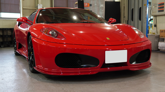 フェラーリ F430 レッドフェラーリが、職人の手で新車以上の艶と輝きに