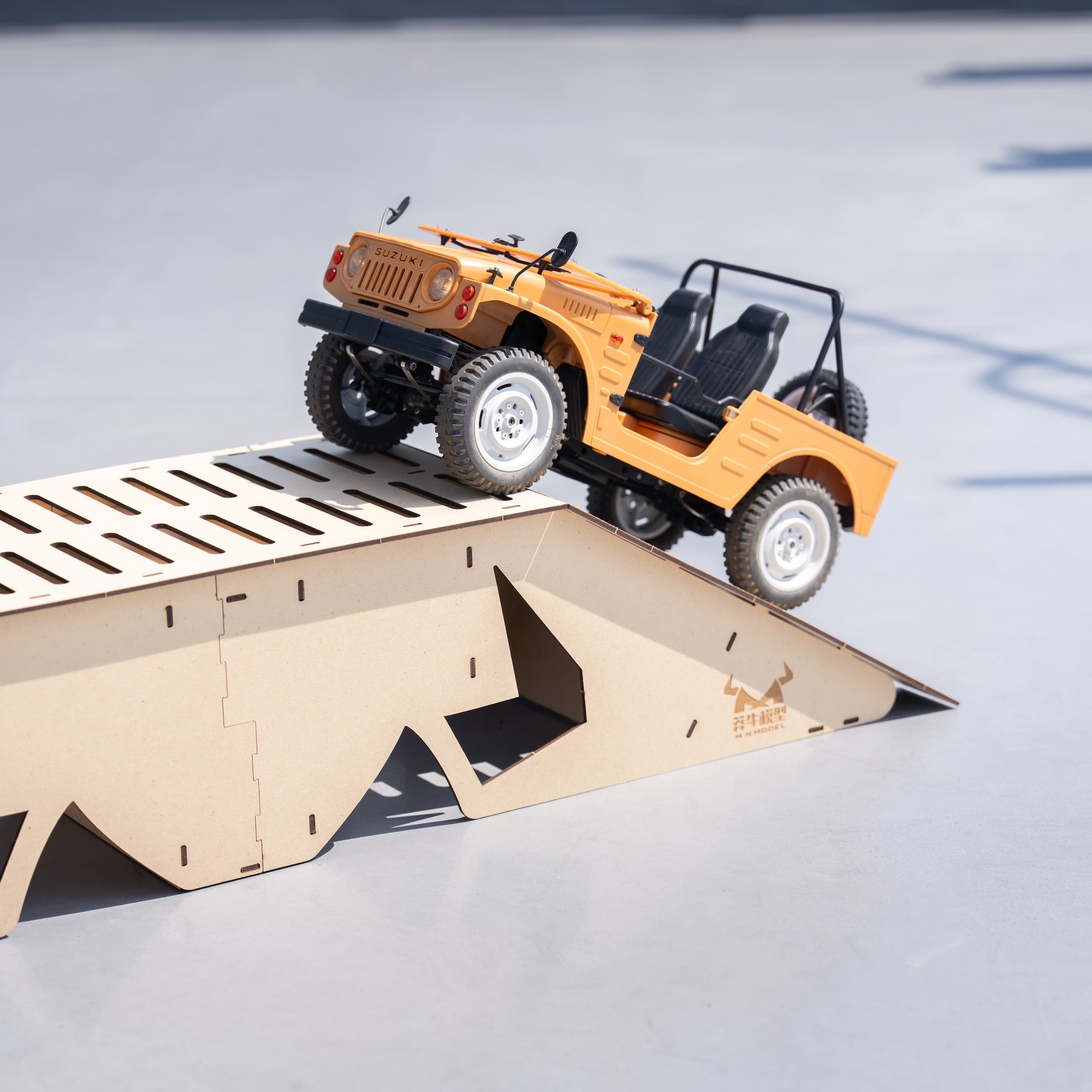 スズキ ジムニー (SJ10 1型)C84 RTR＋MDFコースセット – RAYWOOD