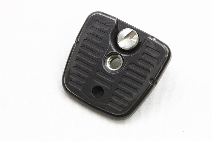 1 NIKKOR VR 70-300mm F4.5-5.6 三脚座(TR-N100 フィルター付き 【K606